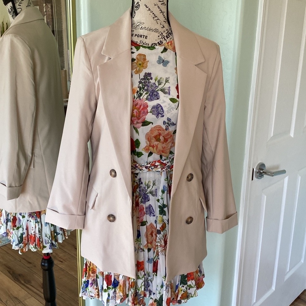Love Tree 2 Piece Set:  BLAZER & PANTSUIT NWOT - Picture 7 of 16